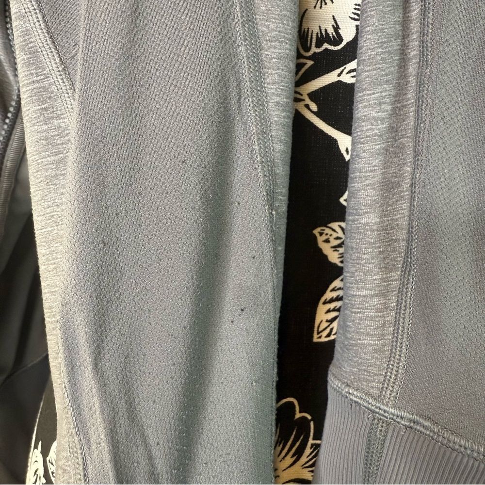 Lululemon Daily Practice Jacket - Picture 11 of 12